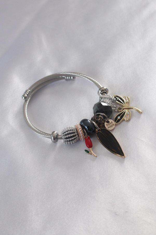 Çelik Charm Model Siyah Kelebek Figür Yaprak Detay Kadın Bileklik - TJ-BB4795 - Image 1