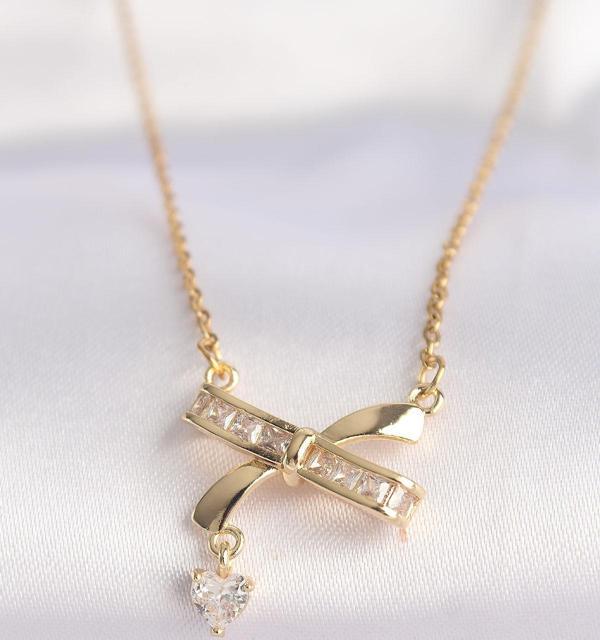 316L Çelik Zincir Altın Renk Zirkon Taşlı Kalp Detay Fiyonk Kolye - EBJ240601W24598 - Image 1