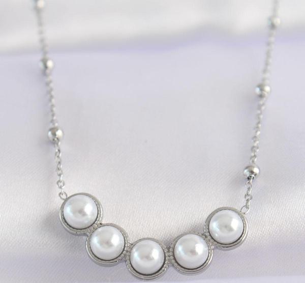 316L Çelik Zincir Gümüş Renk Sıralı İnci Taşlı Kolye - EBJ240601W24630 - Image 1