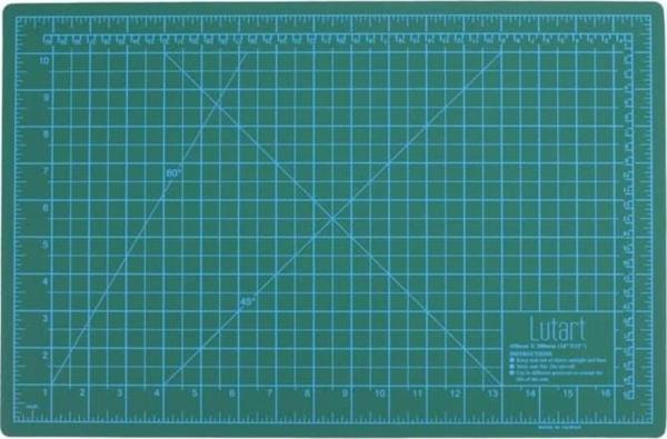 Lutart Kesim Altlığı A3 30x45 cm - Image 1
