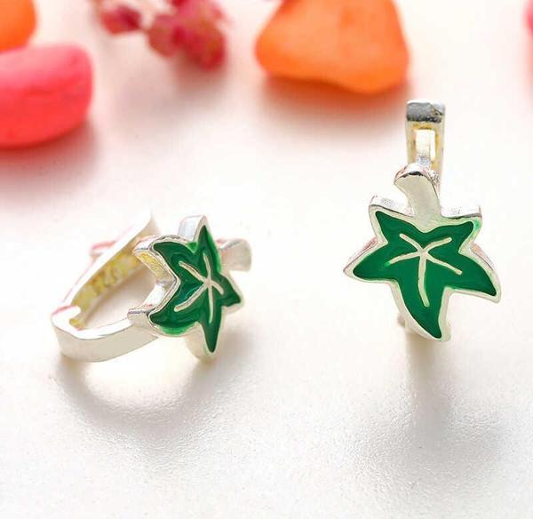 Gümüş Çınar Yaprağı Çocuk Küpesi - Image 1