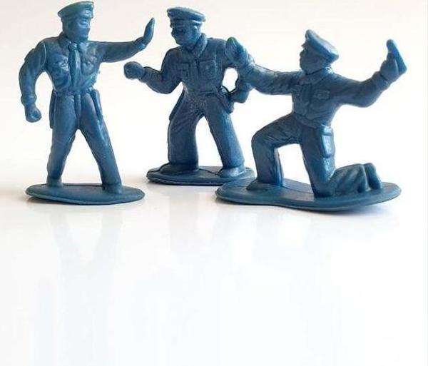Eshel Tek Renk Polis Figürü 1/50 3 Adet - Image 1