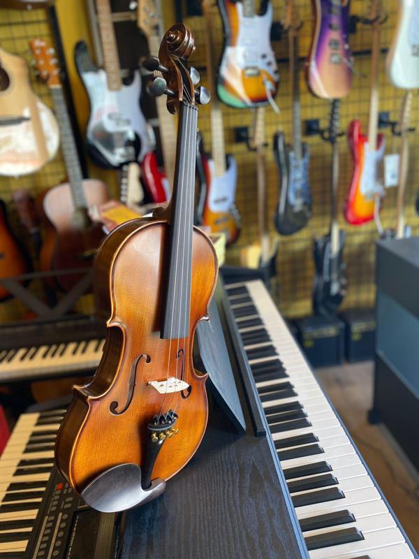 3M Music SWİNG SV544 KEMAN EL YAPIMI SEVİYESİ KEMAN 4/4 ÖLÇÜ TAM KEMAN - Image 1