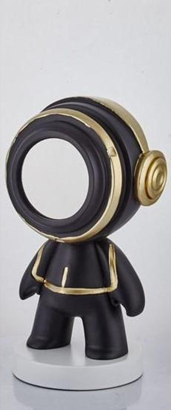 Lamedore Astronaut Black Gold Small Decor 18x14x30 Cm - Image 1