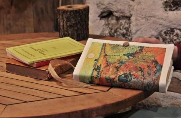 KitapAksesuar Kitap Kılıfı- Kırmızı Üzüm Bağı Van Gogh - Image 1