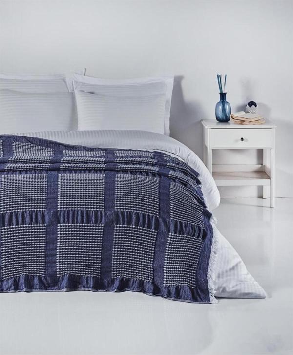 Denizli Concept Waffle Lacivert Yatak Örtüsü 230x250 - Image 1