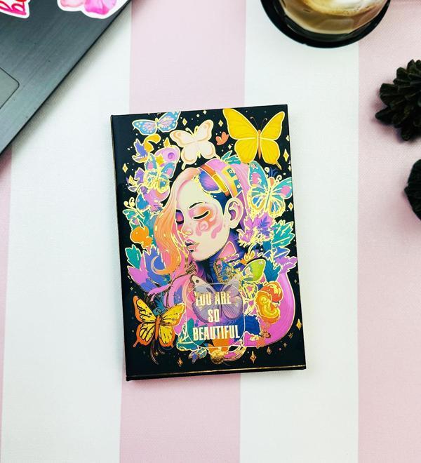 Çok Güzelsin Tasarımlı Lastikli Defter - Image 1