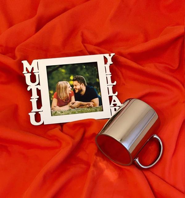 Mutlu Yıllar Fotoğraf Standlı Mdf Gümüş Çerçeve Ve Gümüş Kupa Set - Image 1