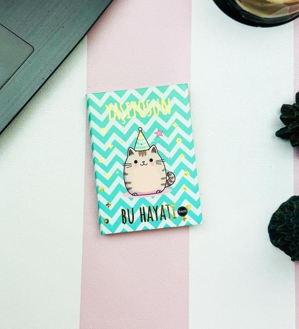 Yaşıyosun Bu Hayatı V2 Tasarımlı Sert Kapaklı Mini Defter - Image 1