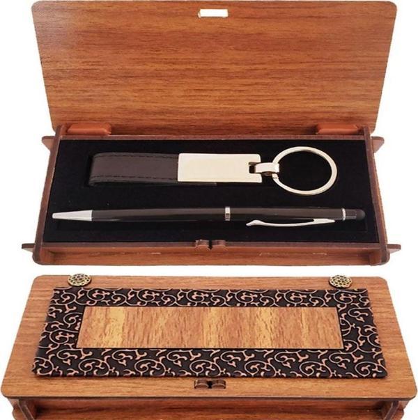 Siyah Kalem ve Anahtarlık Ahşap Kutulu Set - Image 1