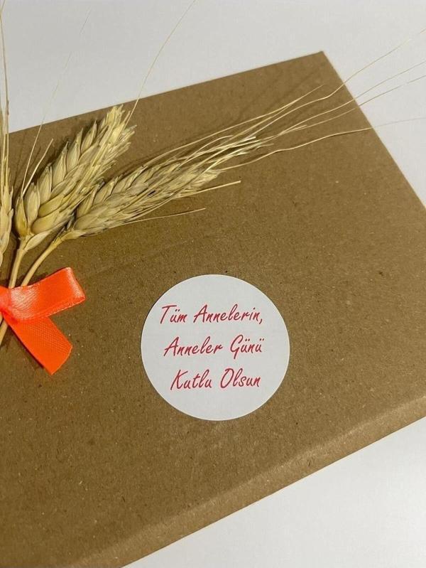 Butiksosyetik Anneler Günü Kırmızı El Yazılı Yuvarlak Yapışkanlı Etiket 4 x 4 cm 120 Adet - Image 1