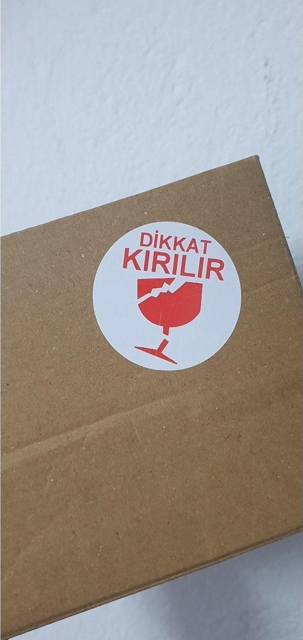 Butiksosyetik Dikkat Kırılır Yuvarlak Yapışkanlı Etiket 5 x 5 cm 100 Adet - Image 1