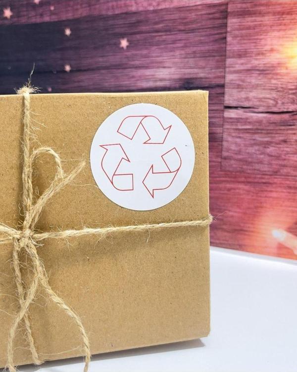 Butiksosyetik Geri Dönüşüm Simgesi Yuvarlak Yapışkanlı Etiket 5 x 5 cm 100 Adet - Image 1