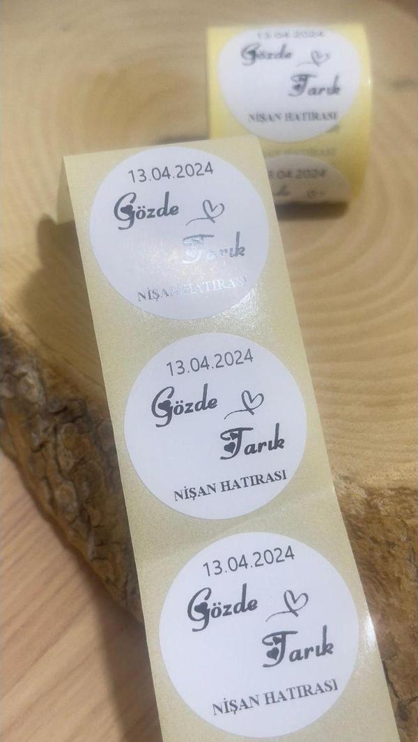 Butiksosyetik Nişan Hatırası, Nikah Hatırası Yuvarlak Yapışkanlı Etiket 5 x 5 cm 100 Adet - Image 1