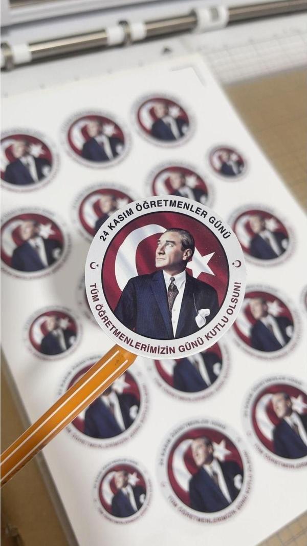 Butiksosyetik Öğretmenler Günü Kutlu Olsun Yuvarlak Yapışkanlı Etiket - Image 1