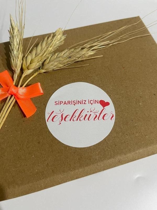 Butiksosyetik Siparişiniz İçin Teşekkürler Kırmızı Yazı Kalpli Yuvarlak Yapışkanlı Etiket 5 x 5 cm 100 Adet - Image 1