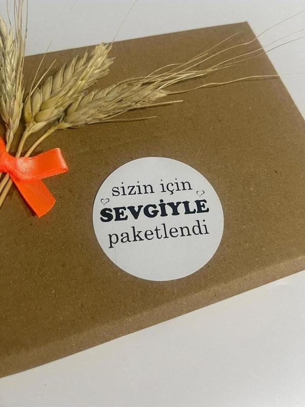 Butiksosyetik Sizin İçin Sevgiyle Paketlendi Siyah Yazılı Yuvarlak Yapışkanlı Etiket 3 x 3 cm 150 Adet - Image 1
