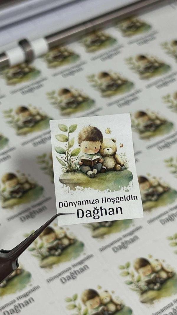 Butiksosyetik Yenidoğan Çikolata Etiketi 4 x 4 cm 108 Adet - Image 1