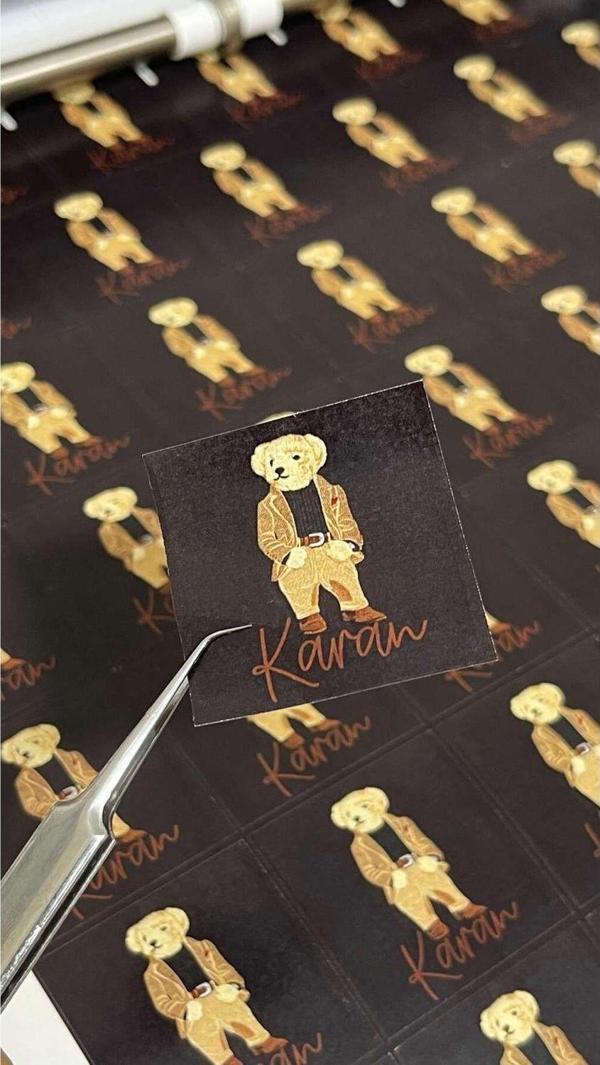 Butiksosyetik Yenidoğan Çikolata Etiketi Siyah Takımlı Köpecik 4 x 4 cm 108 Adet - Image 1