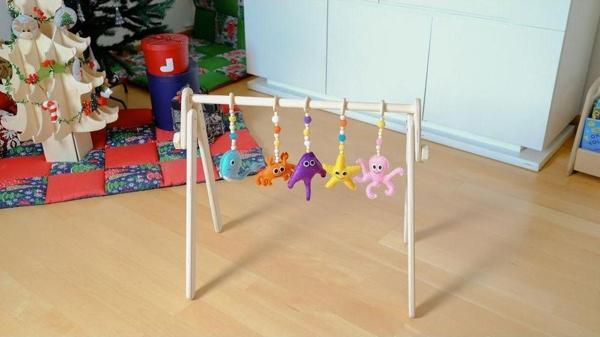 Kidoppo Montessori Bebek Aktivite Ve Gelişim Oyuncağı Doğal Keçe Oyuncaklı Baby Gym Eğitici Oyuncak - Image 1