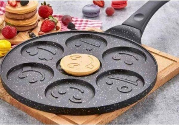 Eda Yüz Emojili 28 Cm Granit Döküm Pankek Tavası - Image 1