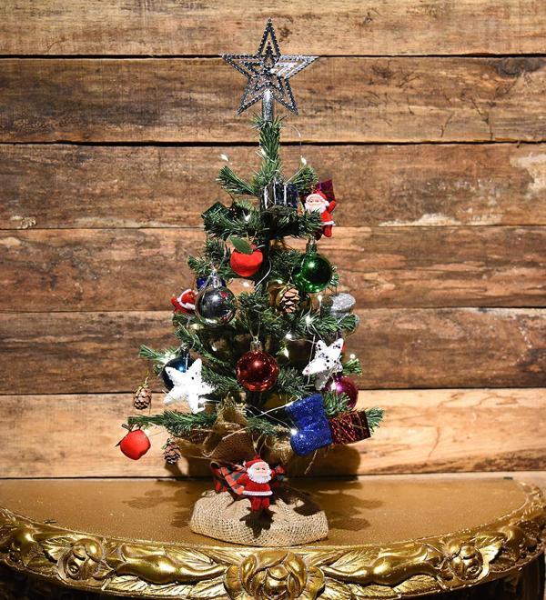 Yılbaşı Masaüstü Süslü Yeni Yıl Çam Ağacı 40 cm, Kütüklü Jütlü- 28 Parça Süs SET - Image 1