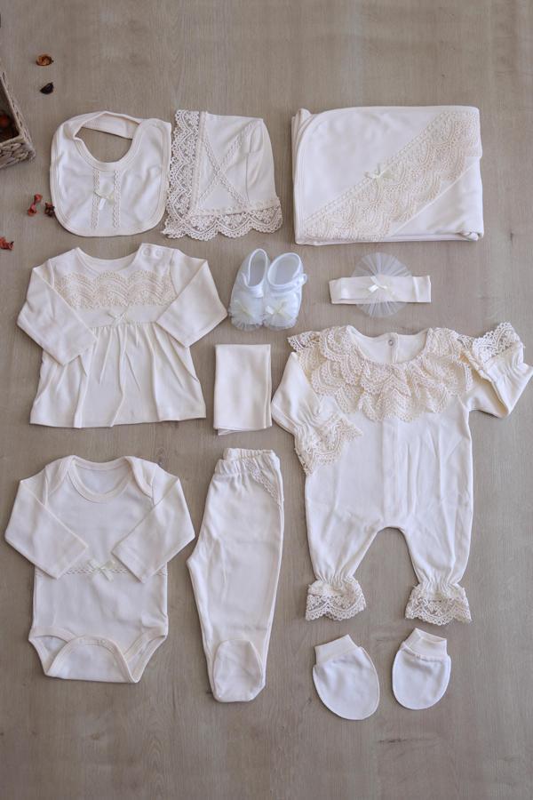 Kız Bebek Bej Natıral Pamuk Kumaş Dantelli Lüks 10 Lu Hastane Çıkışı Defne Sabunlu Set STL6407 - Image 1