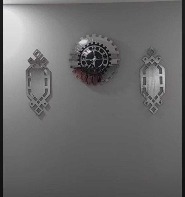 Eyka Store Xl Gümüş Renk Plexiglass Ayna Piyano Model Duvar Saati, + Tablo 3 Parça Set Özel Tasarım - Image 1