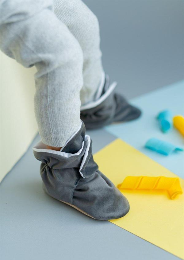 Kadife Kaydırmaz Tabanlı Pamuk Astarlı Çıtçıtlı Antrasit Panduf - F-870 - Image 1