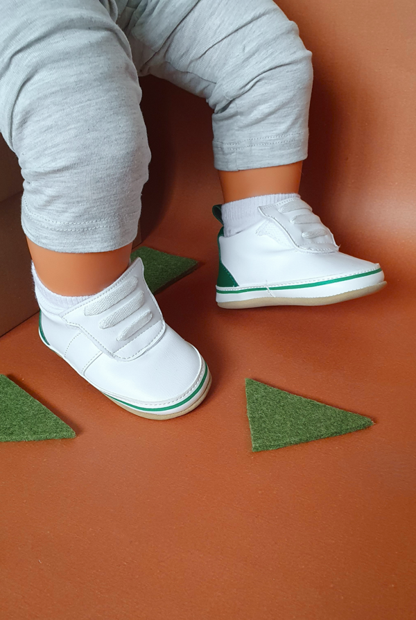 Beyaz Cırt Cırtlı Yeşil Detay Bebek Patik -G-2359 - Image 1