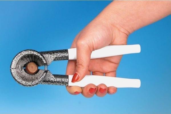 Piev Dayanıklı Metal Fındık Ceviz Kıracağı - Image 1