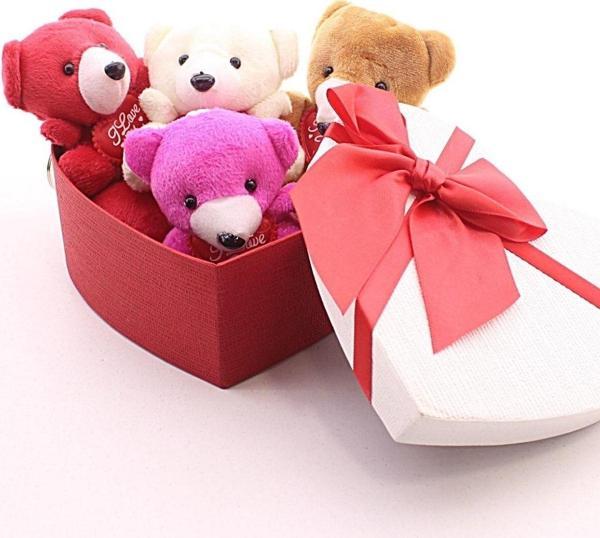 Adm Store Dekoratif Sevgiliye Eşe Sürpriz Hediye Kalp Kutuda 4 Adet Mini Ayıcık Hediye Kutusu Set - Image 1