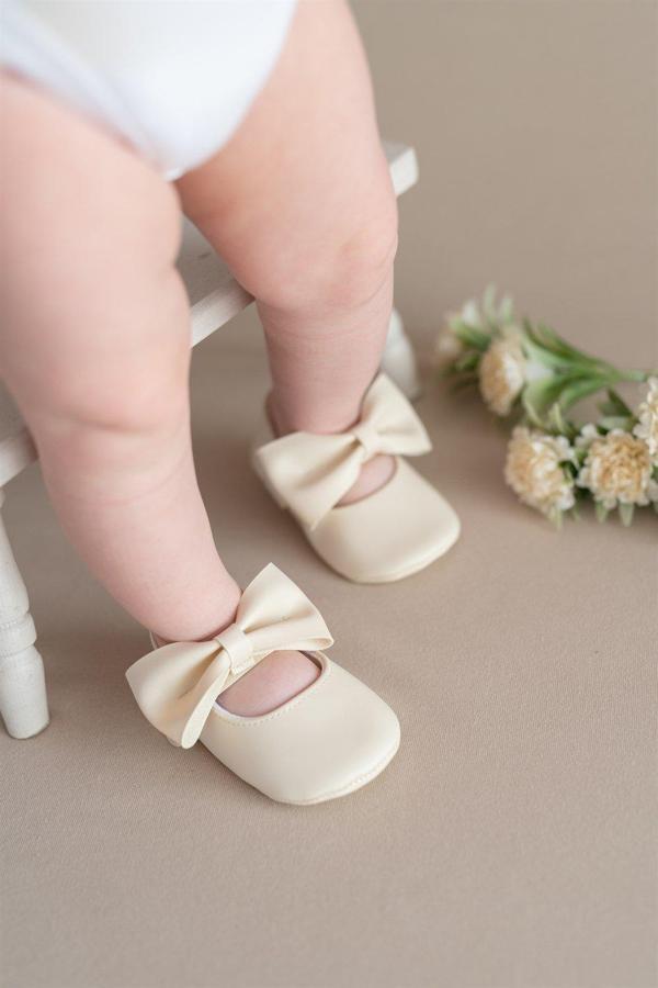 Krem Kız Bebek Suni Deri Fiyonklu Babet Patik İlk Adım Ayakkabısı - Image 1