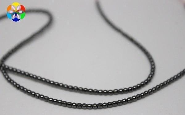 Bileklik Boy Hematit Taşı Yarım Dizi 2mm (KÜÇÜK DELİKLİ) (17CM UZUNLUĞUNDADIR) - Image 1