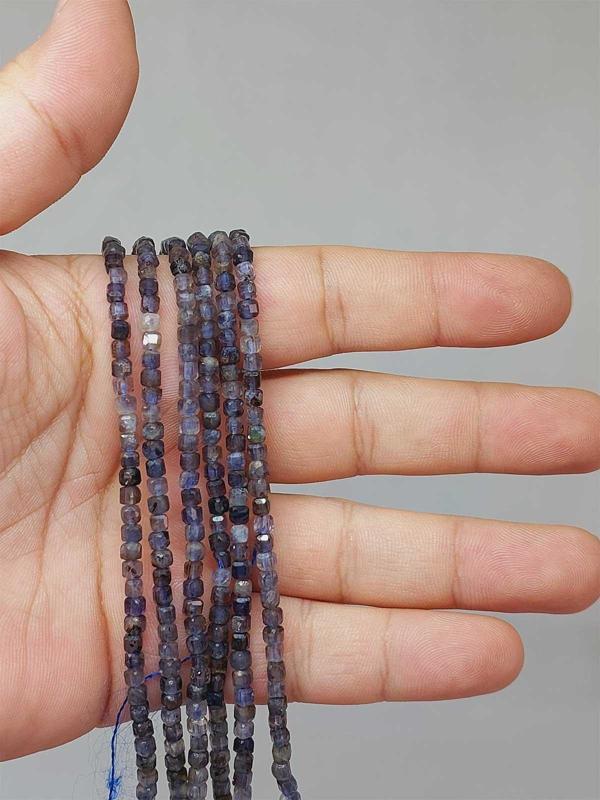 Bileklik Boy Su Safiri (İYOLİT) Taşı Küp Şekilli Dizi 3mm (51166) Yarım Dizi (17CM UZUNLUĞUNDADIR) - Image 1