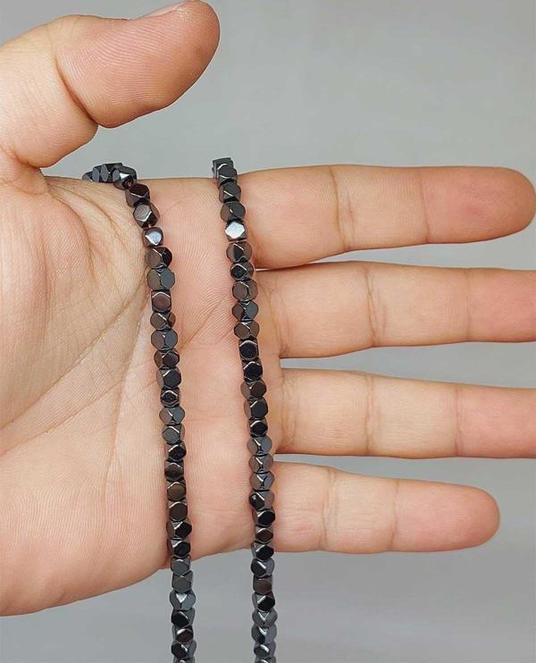 Hematit Taşı Şekilli 3.5*3.5mm Dizi (52326) - Image 1