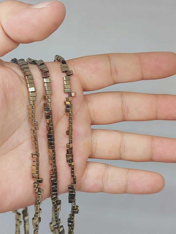 Hematit Taşı Şekilli Çift Delikli 2*4.5mm Dizi (52372) - Image 1