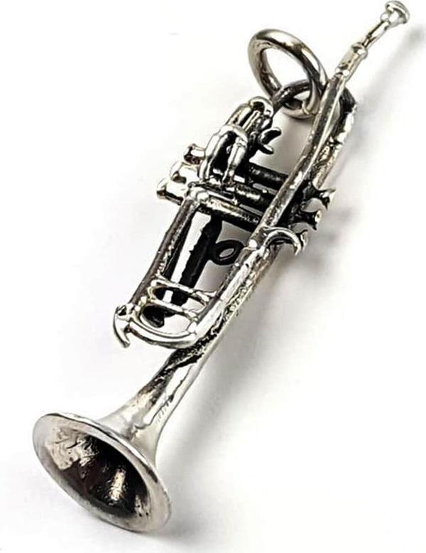 3 Boyutlu Saksafon Tasarımı Gümüş Kolye Ucu - Image 1