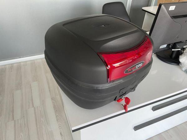 First Bag Motosiklet Çantası 33 Litre Kırmızı Reflektörlü - Image 1