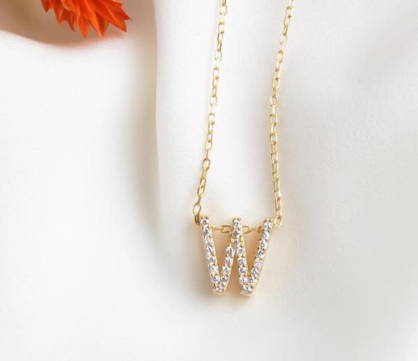 Glorria Gümüş W Harfi Taşlı Kolye - Image 1