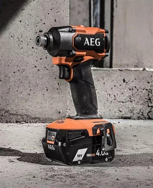 AEG Bss 18c3b3-502 18v Kömürsüz Akülü Darbeli Vidalama - Image 1