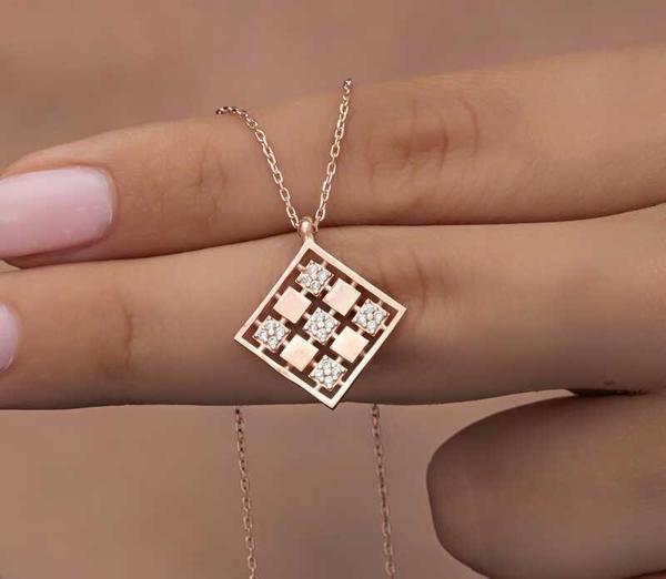 Findit Gümüş Rose Dörtgen Zirkon Taşlı Kadın Kolye - Image 1