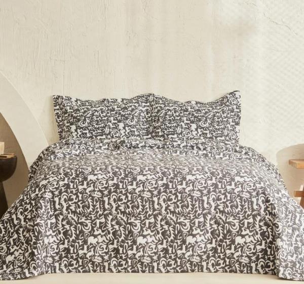 Karaca Home X Aslantepe Siyah Çift Kişilik Yatak Örtüsü Takımı - Image 1