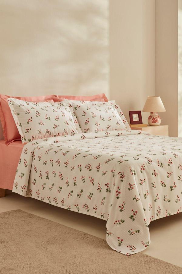 Karaca Home Silvie %100 Pamuk Çift Kişilik Pike Takımı Kırmızı Pp - Image 1