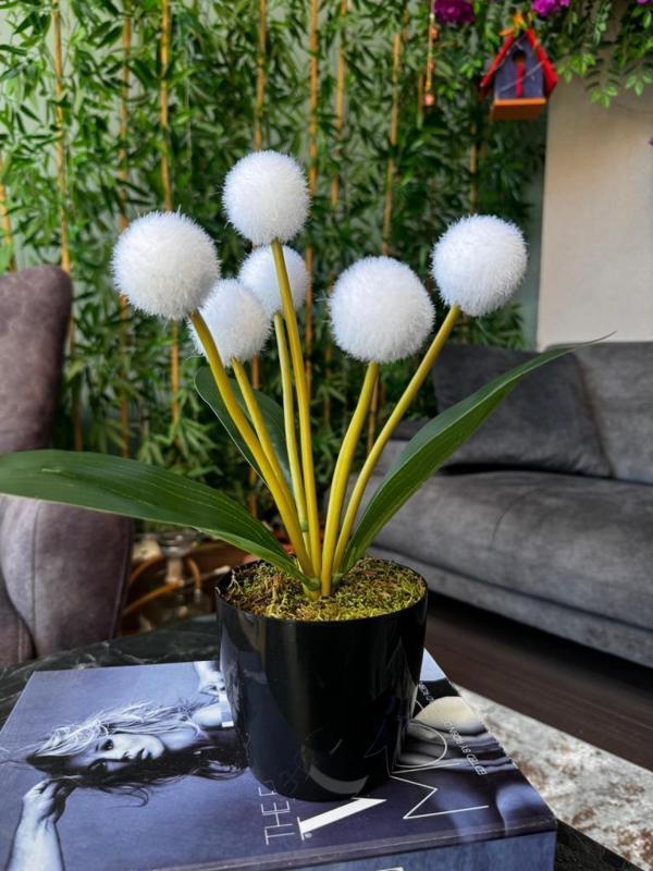 Netten Evime Yapay Çiçek Beyaz Pompon Siyah Saksıda Dekoratif Yapay Çiçek 30*20 cm - Image 1