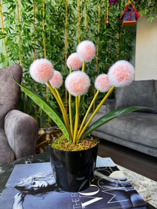 Netten Evime Yapay Çiçek Şampanya Rengi Pompon Siyah Saksıda Dekoratif Yapay Çiçek 30*20 cm - Image 1