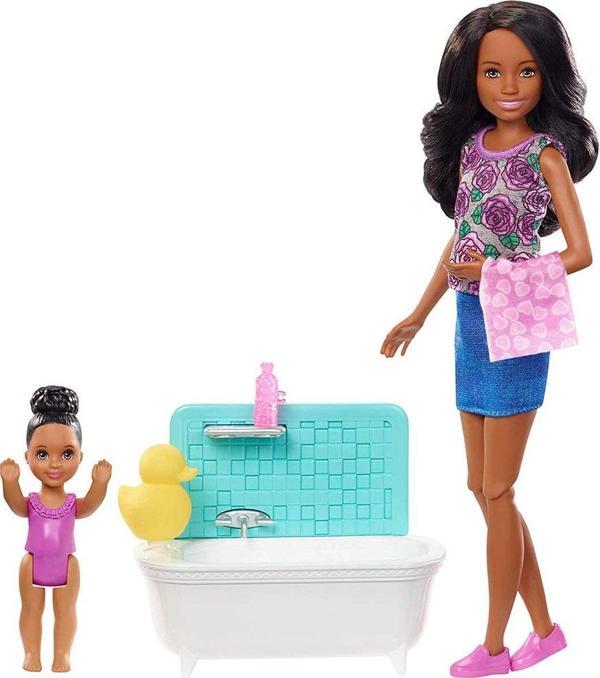 Barbie Bebek Bakıcılığı Oyun Seti FXH06 - Image 1