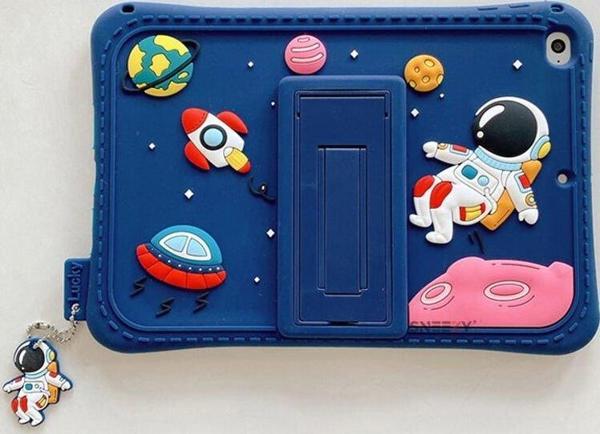 Sneezy İpad 5.6.Nesil 9.7 İnç Uyumlu Galaxy Shell Astront Temalı Çocuk Tablet Kılıfı - Image 1