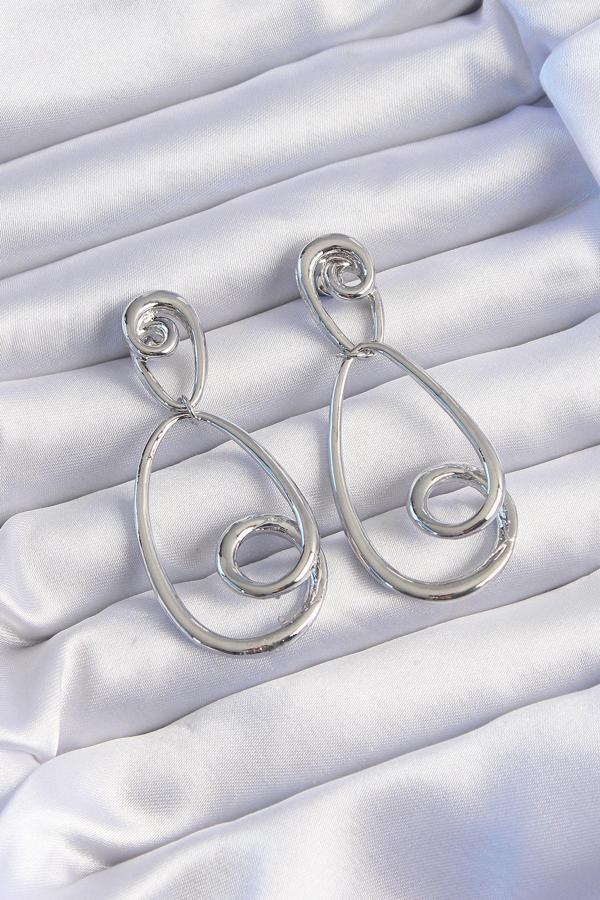 Pirinç Gümüş Renk Kıvrımlı Sallantılı Küpe - EBJ240820W26599 - Image 1