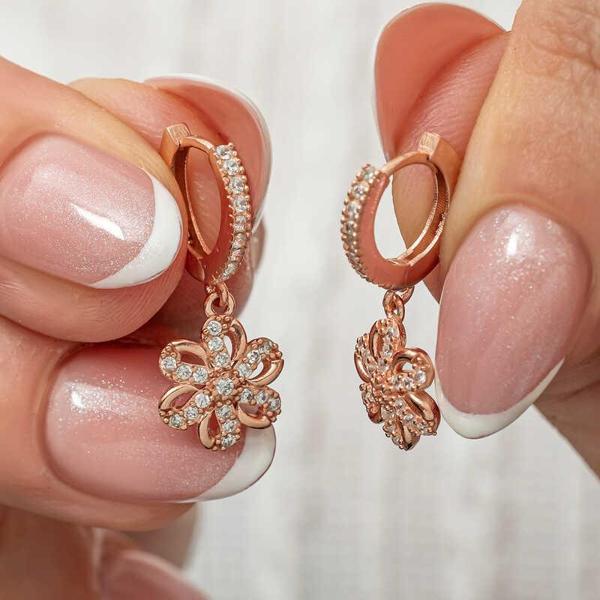 ​Gümüş Sallantılı Rose Çiçek Kadın Küpe - Image 1